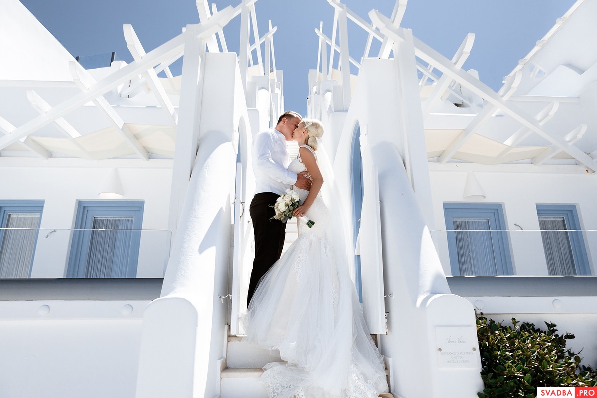 Прекрасная свадьба Антона и Ольги на острове Санторини!
