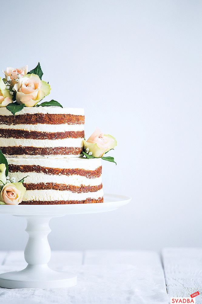 голый свадебный торт