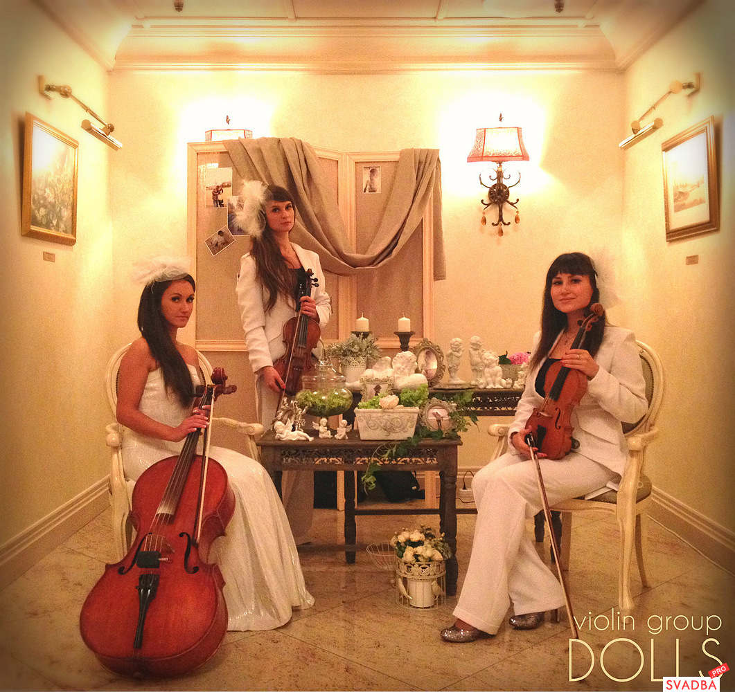   Violin group DOLLS  