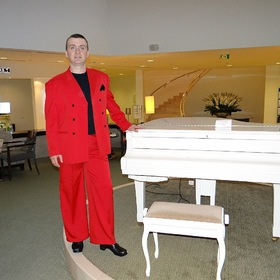 Holliday Inn, Moscow. Tap man from Moscow.