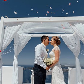 Трогательная свадьба Алексея и Анастасии на острове Санторини в Греции