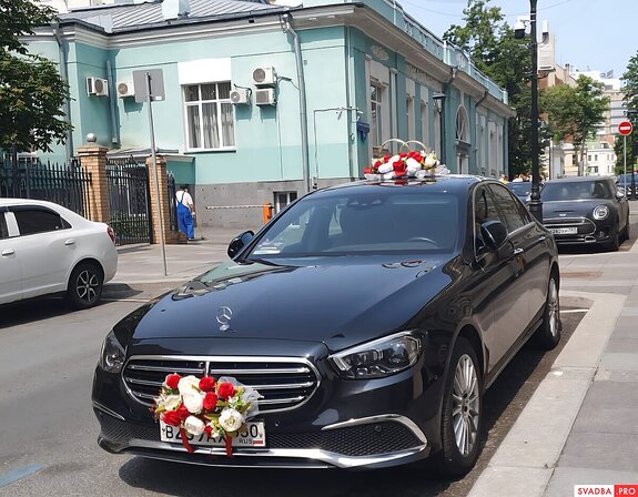 Свадебное фото дня. Мерседес Е213 на свадьбу